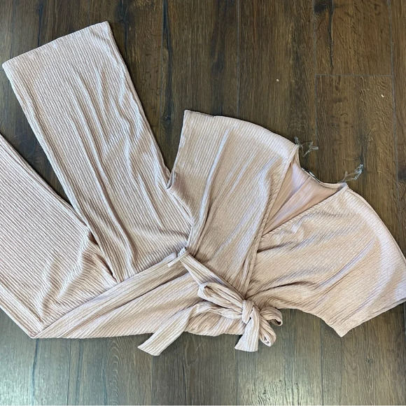 HYFVE pink crinkle jumpsuit SZ LG - Picture 1 of 5